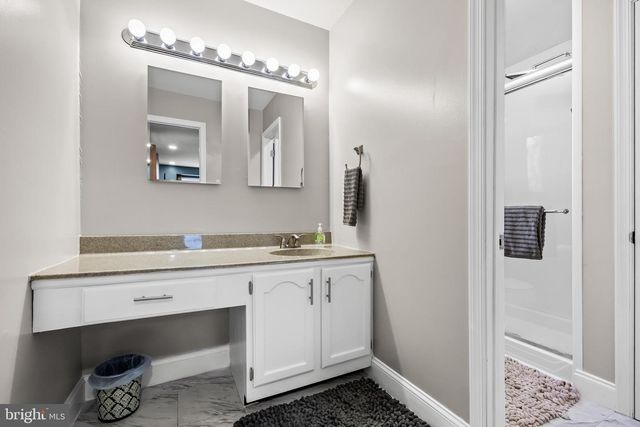 5 FRIAR TUCK DR, Medford, NJ 08055