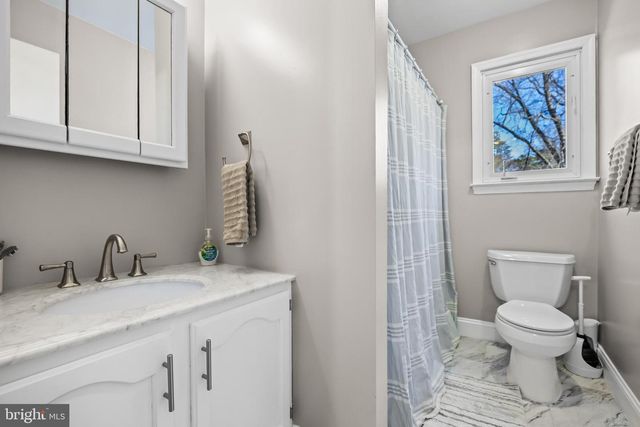 5 FRIAR TUCK DR, Medford, NJ 08055