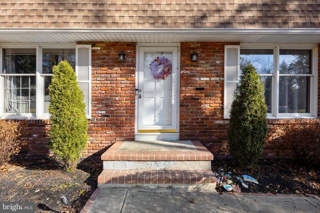 5 FRIAR TUCK DR, Medford, NJ 08055