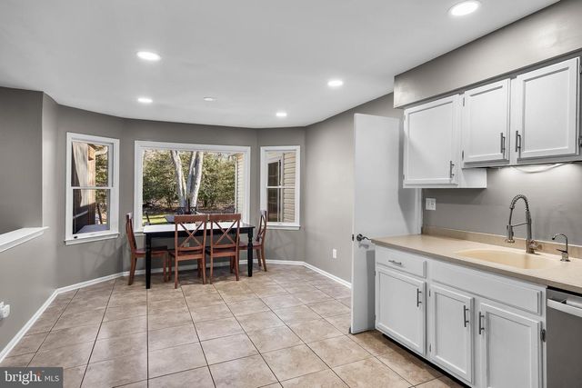 5 FRIAR TUCK DR, Medford, NJ 08055