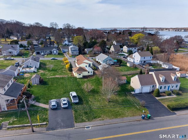 14 Second Avenue, Waterford, CT 06385