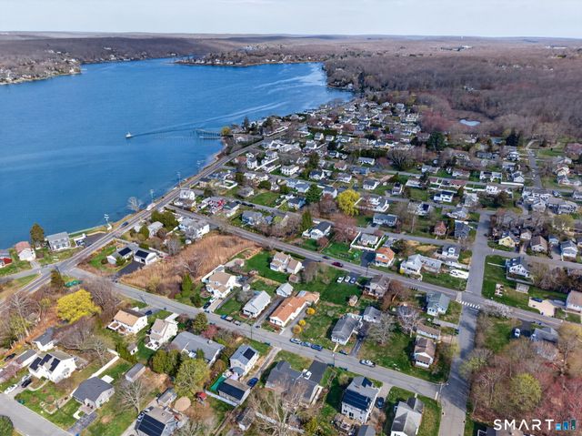 14 Second Avenue, Waterford, CT 06385