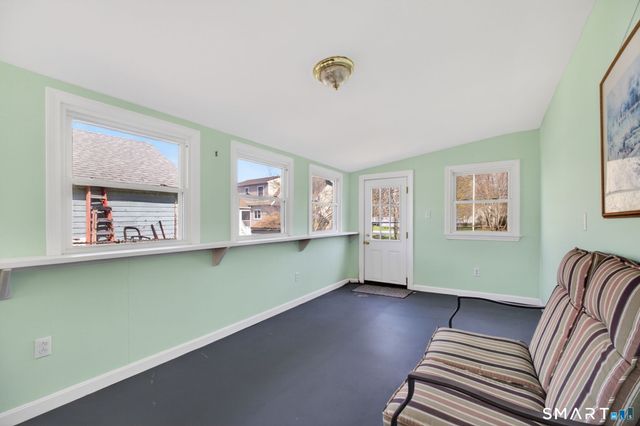 14 Second Avenue, Waterford, CT 06385