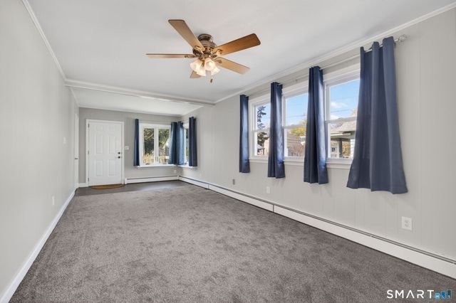 14 Second Avenue, Waterford, CT 06385