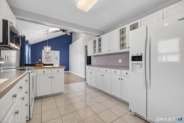 14 Second Avenue, Waterford, CT 06385