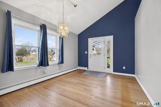 14 Second Avenue, Waterford, CT 06385