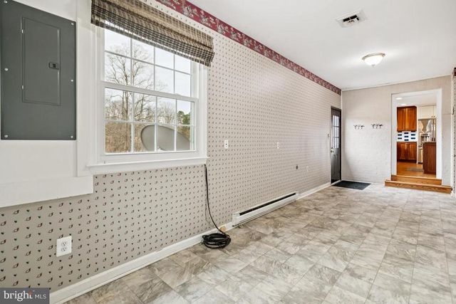 9033 OLD WATERLOO RD, Warrenton, VA 20186