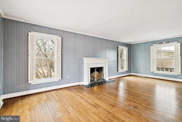 9033 OLD WATERLOO RD, Warrenton, VA 20186