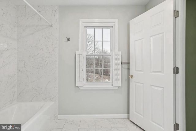 9033 OLD WATERLOO RD, Warrenton, VA 20186