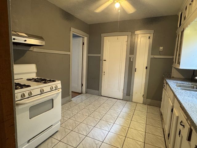15629 Ashland Avenue, Harvey, IL 60426