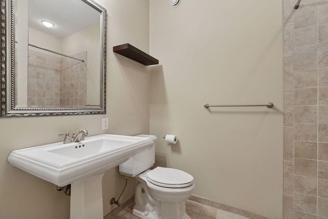 3810 W 31st Street 102, Minneapolis, MN 55416