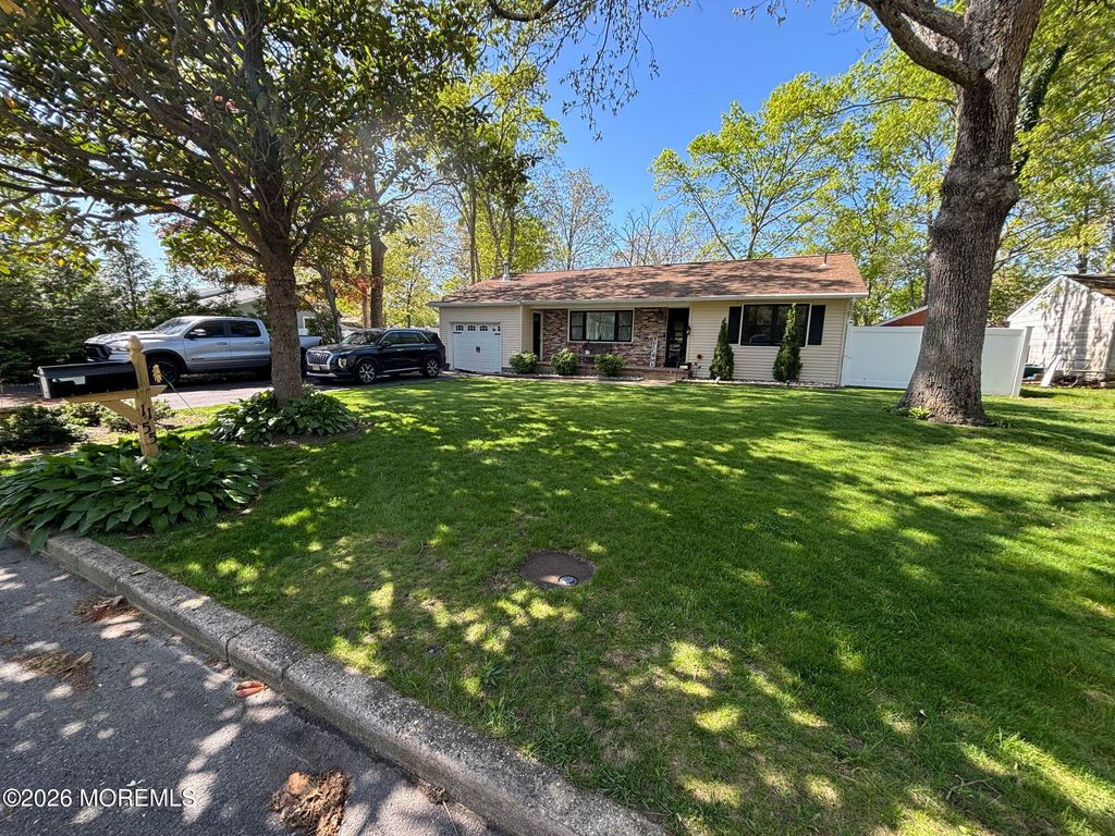 1155 Steamer Avenue, Manahawkin, NJ 08050