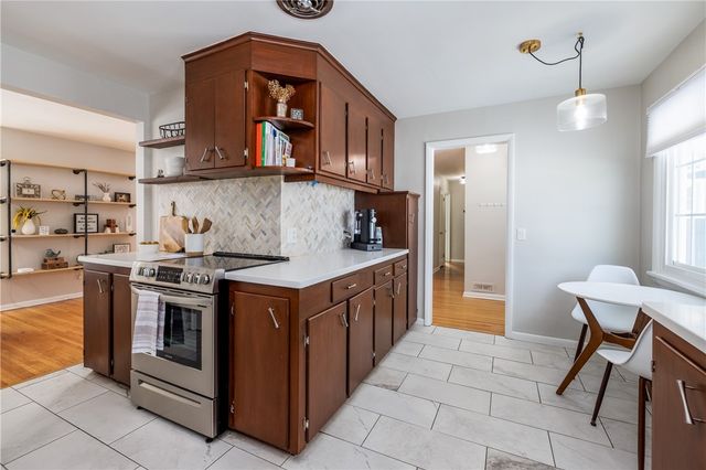 15 Trowbridge Trail, Pittsford, NY 14534