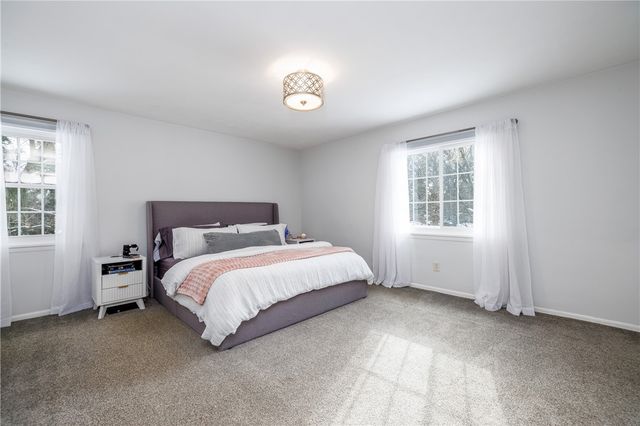 15 Trowbridge Trail, Pittsford, NY 14534