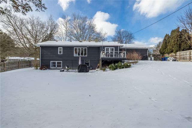 15 Trowbridge Trail, Pittsford, NY 14534