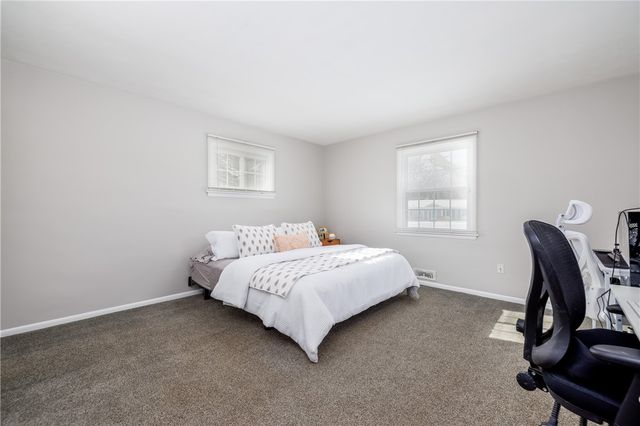 15 Trowbridge Trail, Pittsford, NY 14534