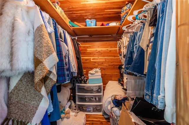 15 Trowbridge Trail, Pittsford, NY 14534