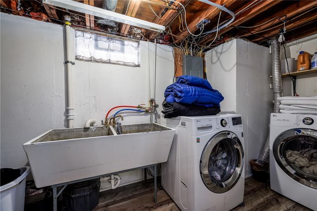 15 Trowbridge Trail, Pittsford, NY 14534