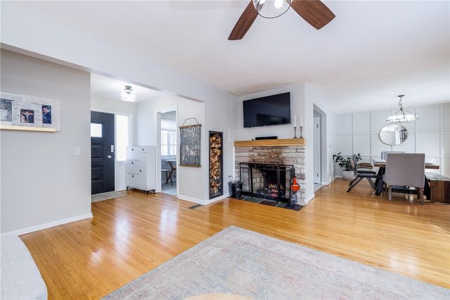 15 Trowbridge Trail, Pittsford, NY 14534