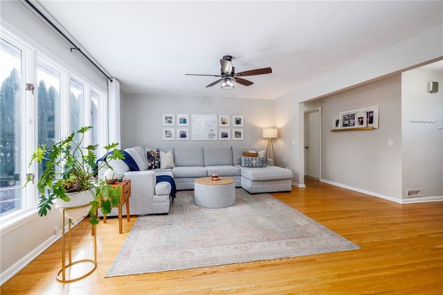 15 Trowbridge Trail, Pittsford, NY 14534