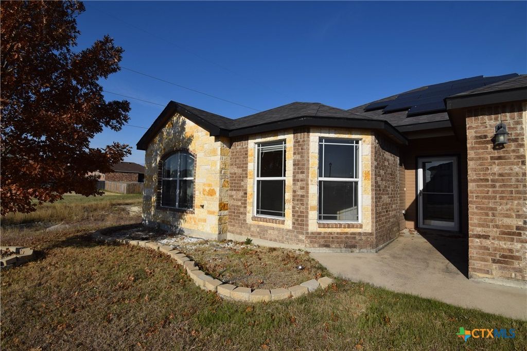 Image 3 of property listing at 5411 Eagles Nest Drive, Killeen, TX 76549