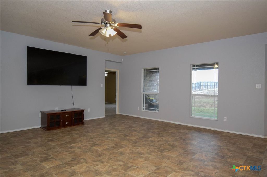 Image 6 of property listing at 5411 Eagles Nest Drive, Killeen, TX 76549