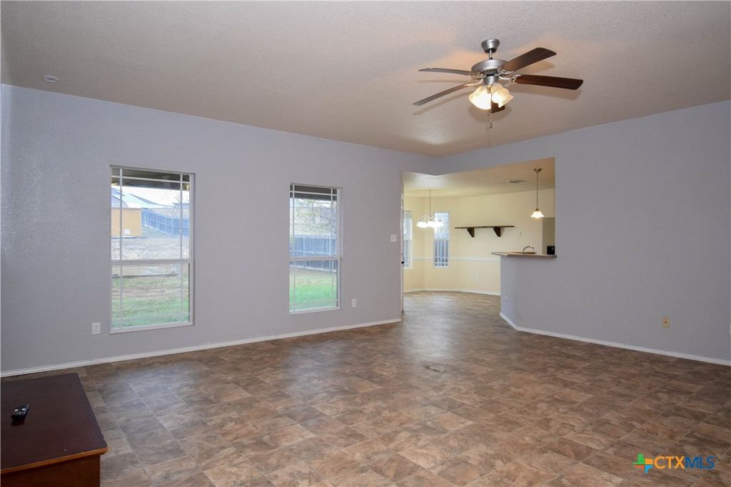 Image 7 of property listing at 5411 Eagles Nest Drive, Killeen, TX 76549