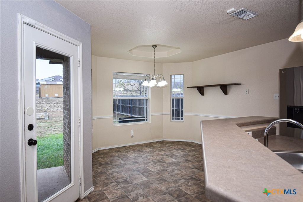 Image 9 of property listing at 5411 Eagles Nest Drive, Killeen, TX 76549