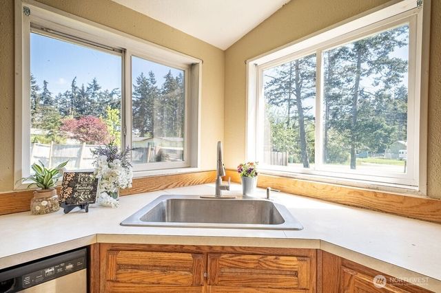 1090 Paul Avenue, Oak Harbor, WA 98277
