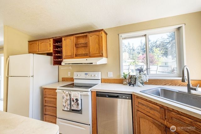 1090 Paul Avenue, Oak Harbor, WA 98277