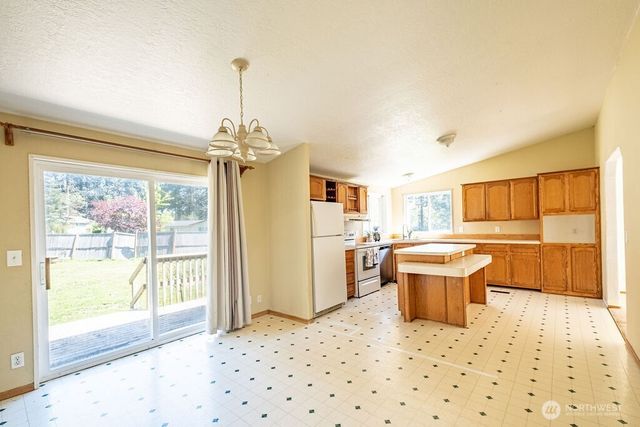 1090 Paul Avenue, Oak Harbor, WA 98277