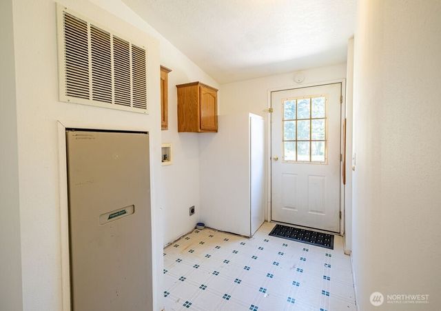 1090 Paul Avenue, Oak Harbor, WA 98277