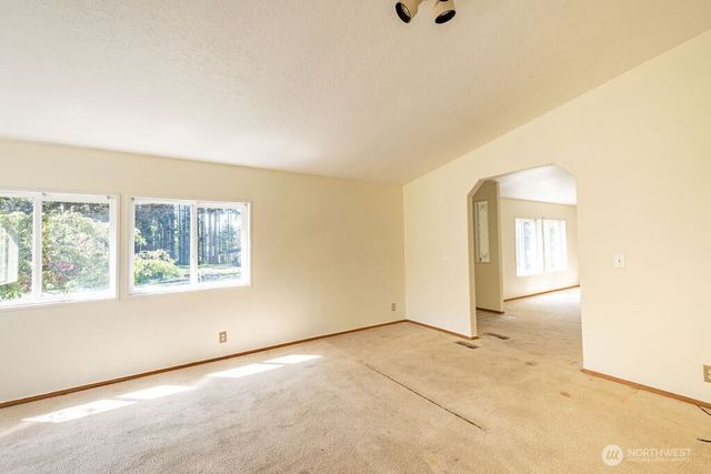 1090 Paul Avenue, Oak Harbor, WA 98277