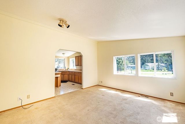 1090 Paul Avenue, Oak Harbor, WA 98277