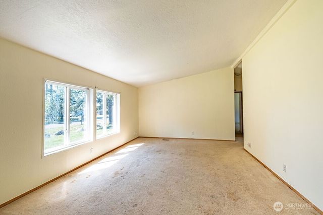 1090 Paul Avenue, Oak Harbor, WA 98277