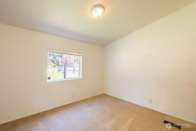 1090 Paul Avenue, Oak Harbor, WA 98277
