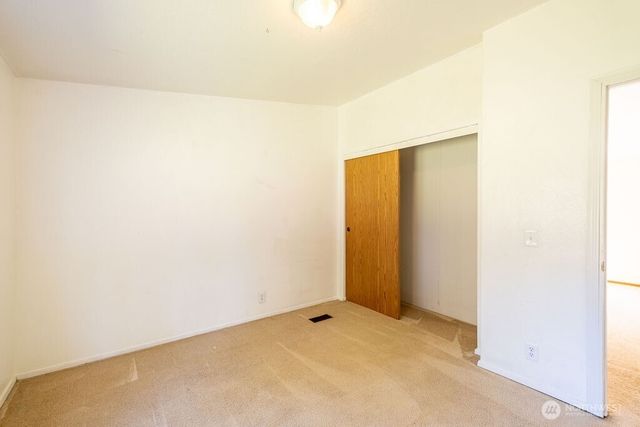 1090 Paul Avenue, Oak Harbor, WA 98277