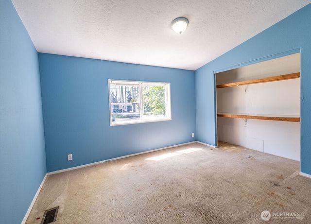 1090 Paul Avenue, Oak Harbor, WA 98277