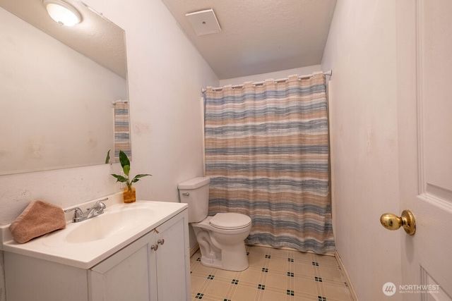 1090 Paul Avenue, Oak Harbor, WA 98277