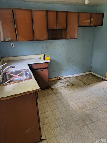 953 Clearfield Drive, Ferguson, MO 63135