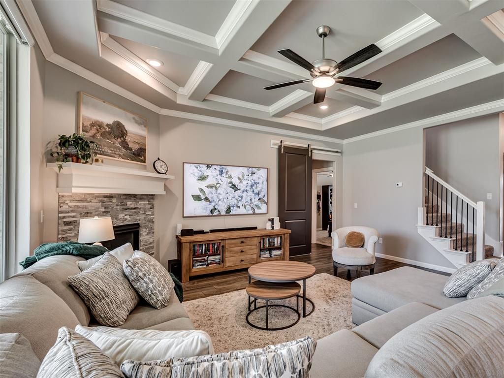 Image 6 of property listing at 8433 Lambert Way, Edmond, OK 73034