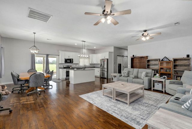 755 Highlandville Road, Highlandville, MO 65669