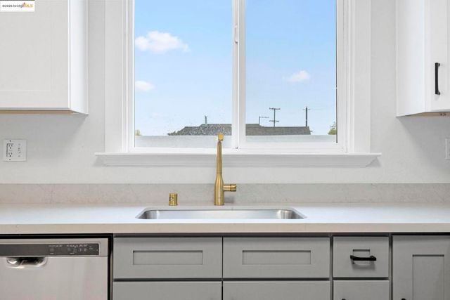 685 37th Street, Oakland, CA 94609