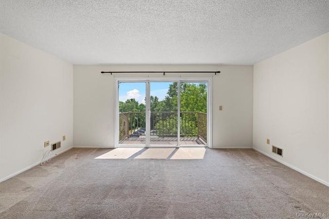 6 Cumberland Court, Peekskill, NY 10566