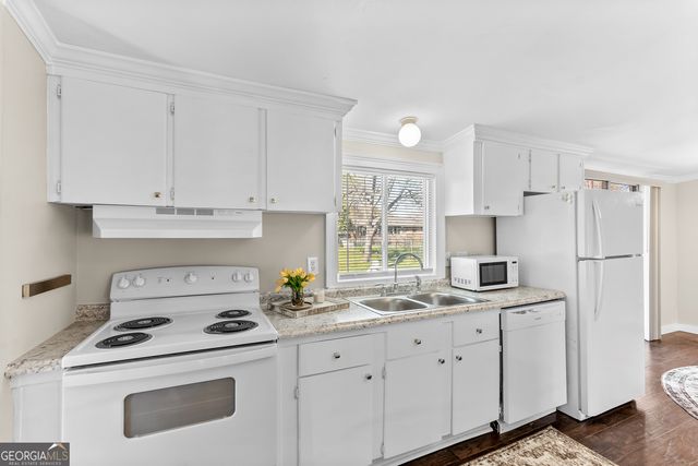 129 Walnut Street, Bonaire, GA 31005