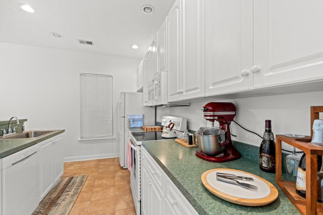 309 Meadowside Dr., Little River, SC 29566