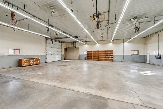 1105 Hawkeye Drive, Hiawatha, IA 52233