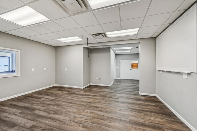 1105 Hawkeye Drive, Hiawatha, IA 52233