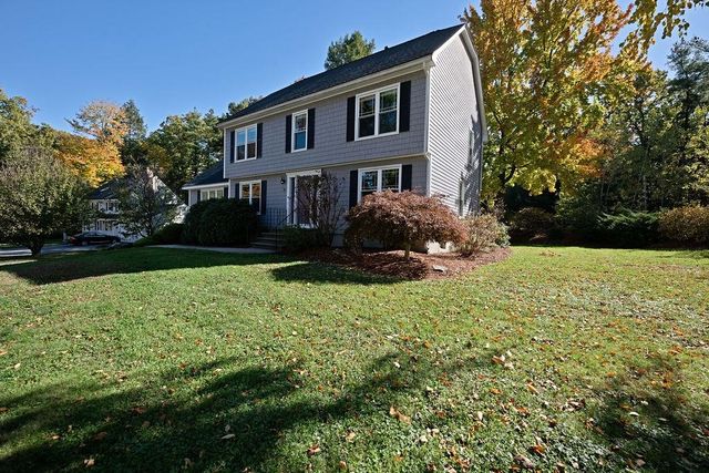 10 Cathedral Circle, Nashua, NH 03063