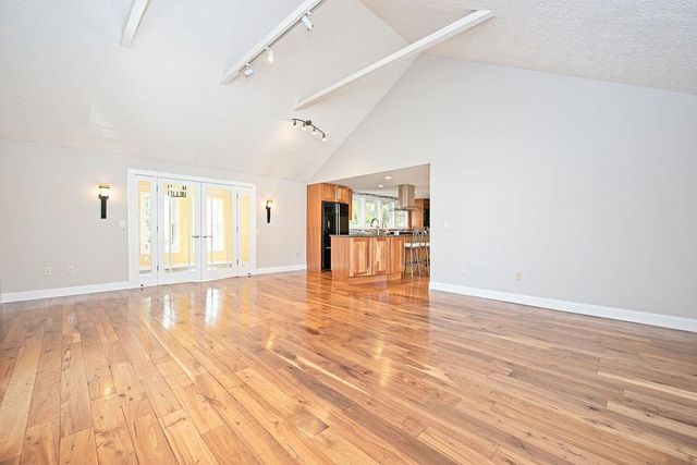 10 Cathedral Circle, Nashua, NH 03063